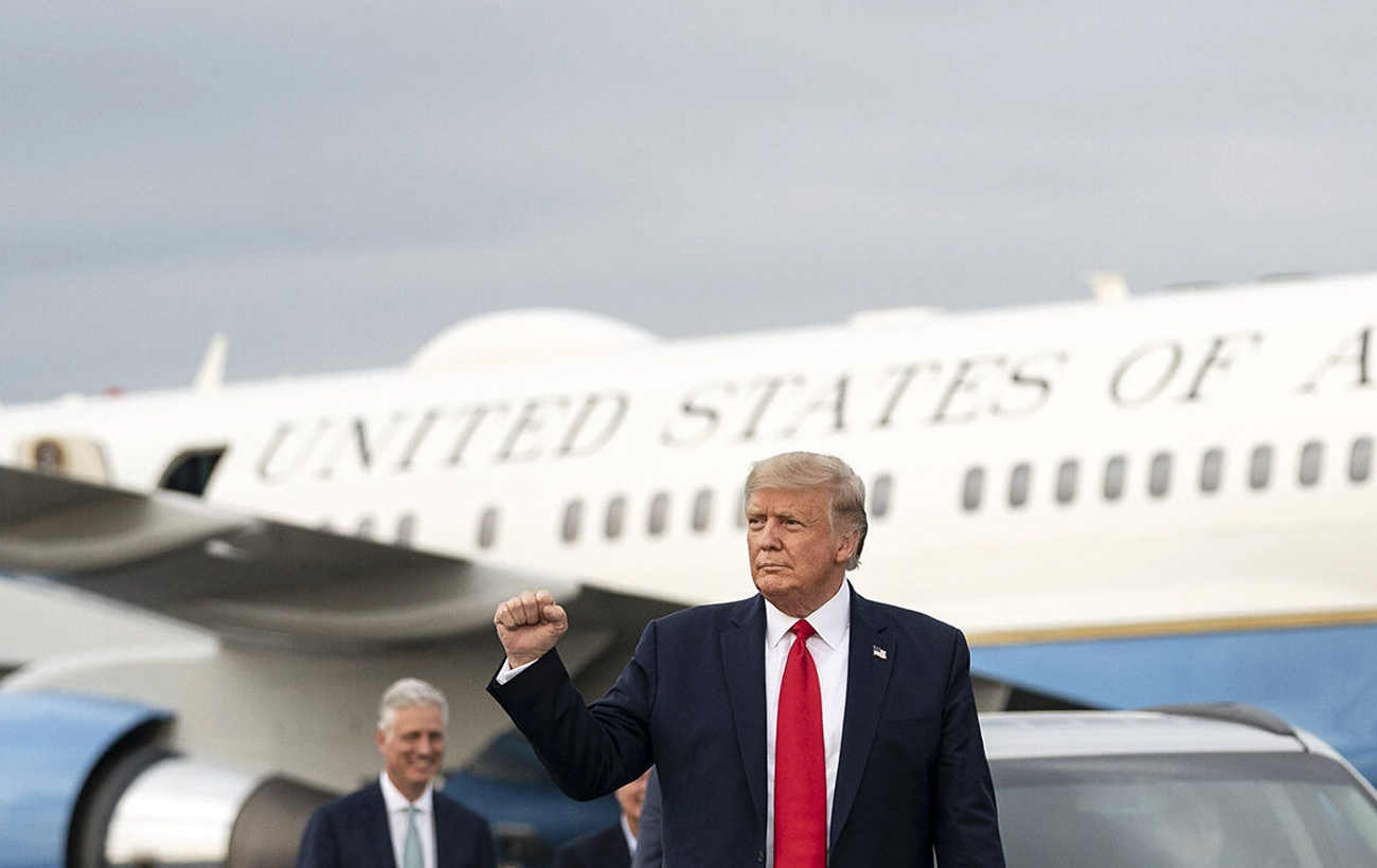 От огромных пиджаков до красных галстуков: как менялся стиль Дональда Трампа